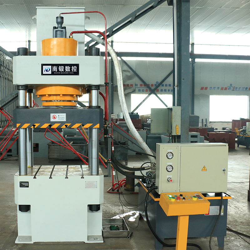 300噸液壓機是非標定制的嗎？常規(guī)機都是多少噸的？