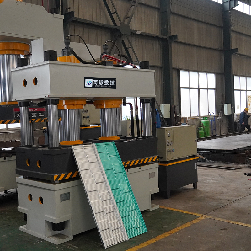 方格瓦七波瓦金屬成型油壓機(jī)315噸四柱液壓機(jī)