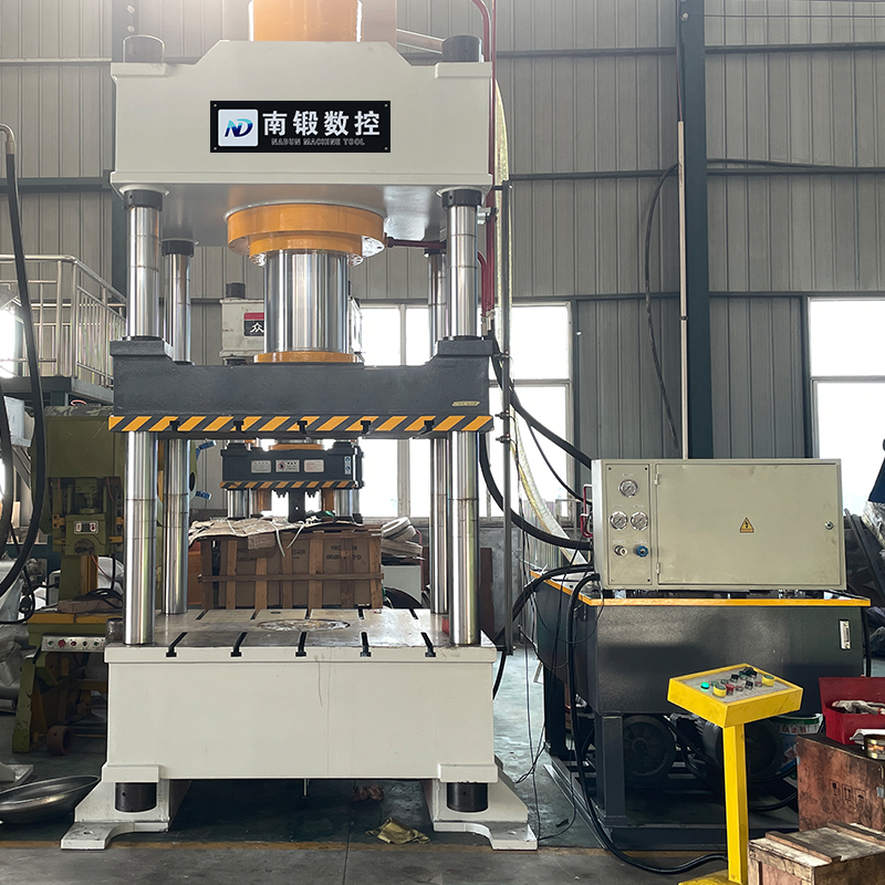 500噸汽車鈑金件拉伸成型液壓機