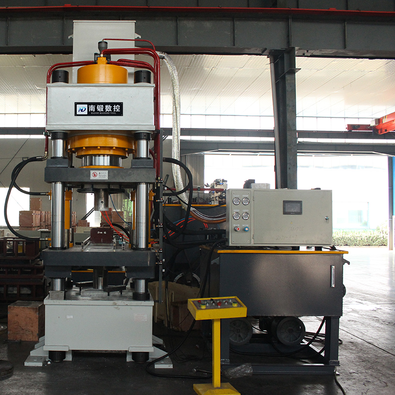 滕州500噸牛羊舔磚粉末成型油壓機5-10公斤鹽磚機