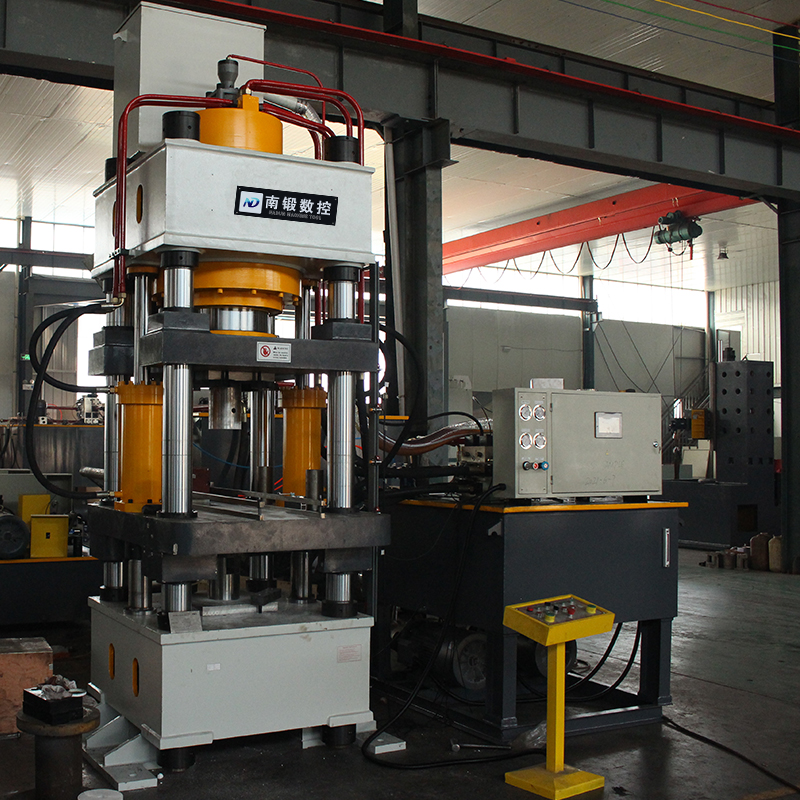 滕州500噸牛羊舔磚粉末成型油壓機5-10公斤鹽磚機