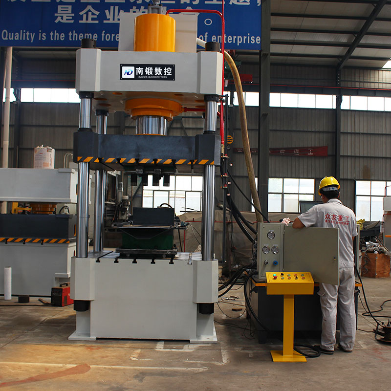 滕州315噸金屬粉末成型機(jī)鐵粉鐵屑銅屑全自動(dòng)粉末成型四柱油壓機(jī)