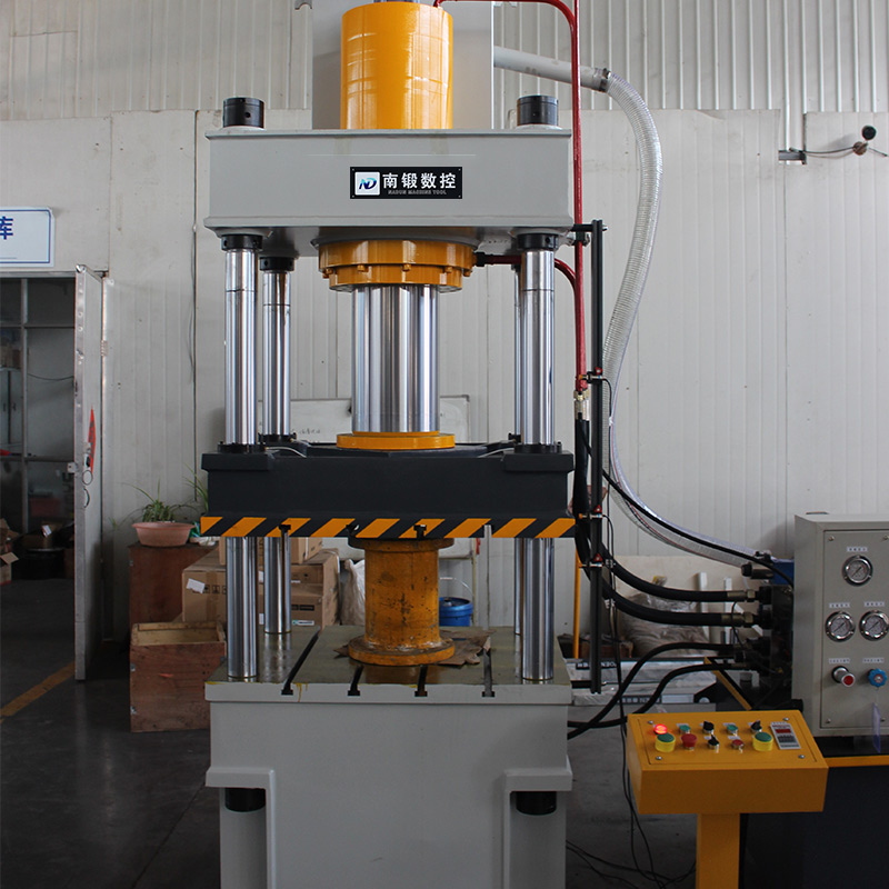 滕州200噸三梁四柱液壓機(jī) 200t廠家現(xiàn)貨四柱油壓機(jī)