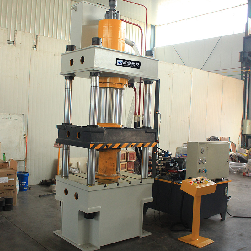 滕州200噸三梁四柱液壓機(jī) 200t廠家現(xiàn)貨四柱油壓機(jī)