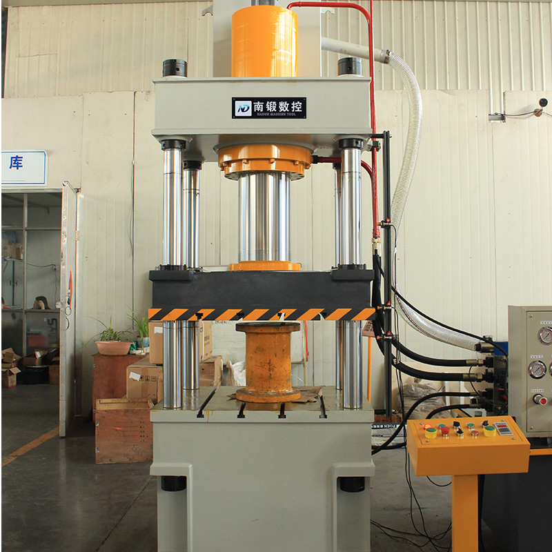 滕州200噸三梁四柱液壓機(jī) 200t廠家現(xiàn)貨四柱油壓機(jī)