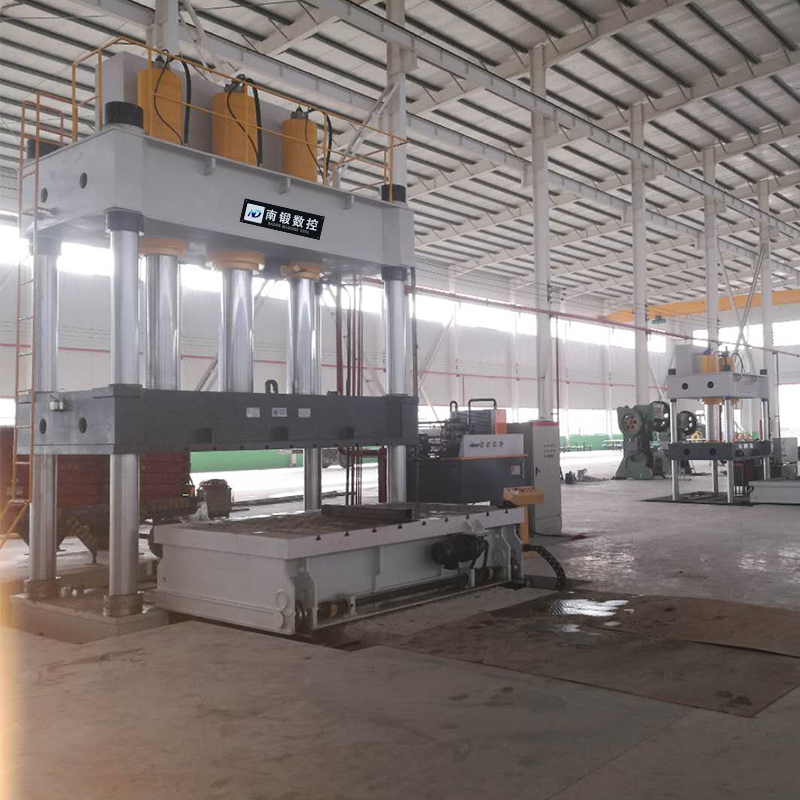 800噸四柱液壓機雙缸大臺面三梁四柱油壓機液壓機廠家滕州