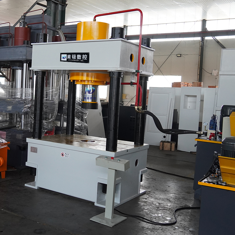 200噸多功能油壓機兩梁四柱壓力機滕州