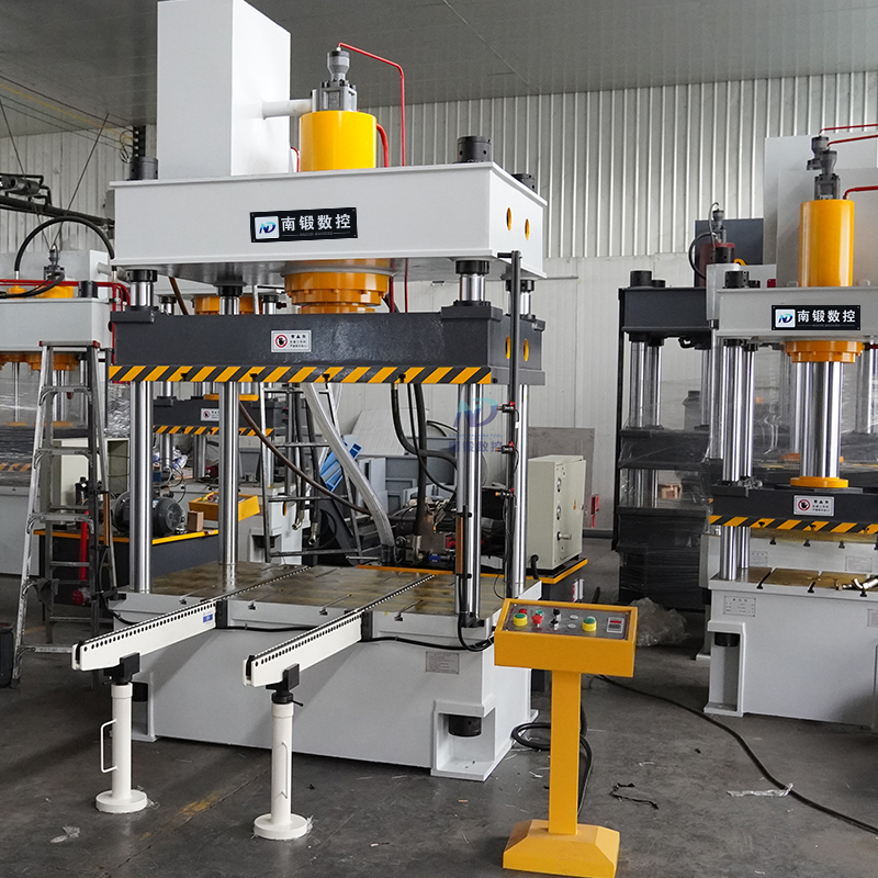 油壓機上安裝舉模器有什么作用？