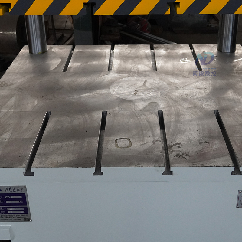 250噸伺服油壓機 三梁四柱壓力機 