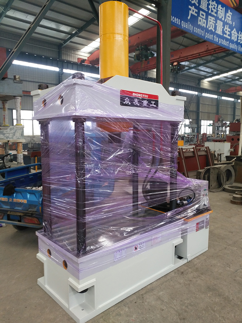 160噸兩梁四柱油壓機