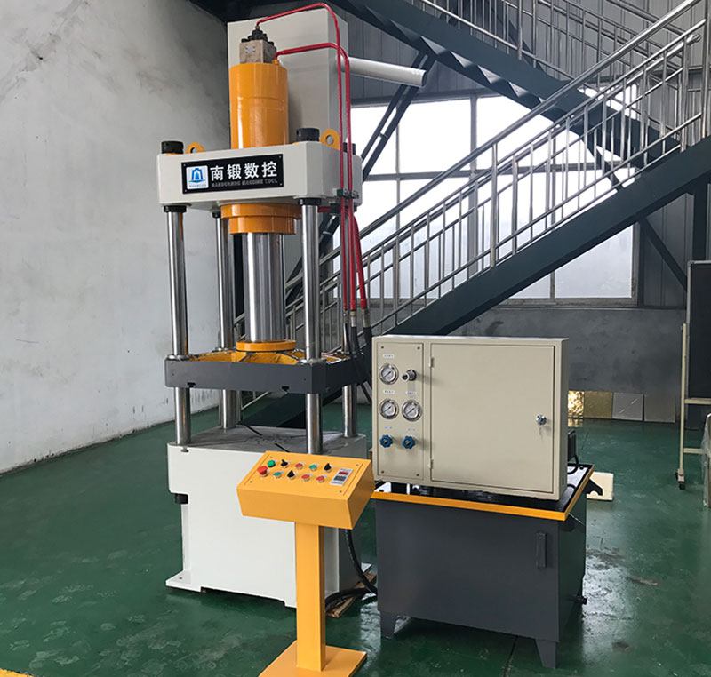 怎么正確裝置四柱油壓機液壓泵的辦法和過程？