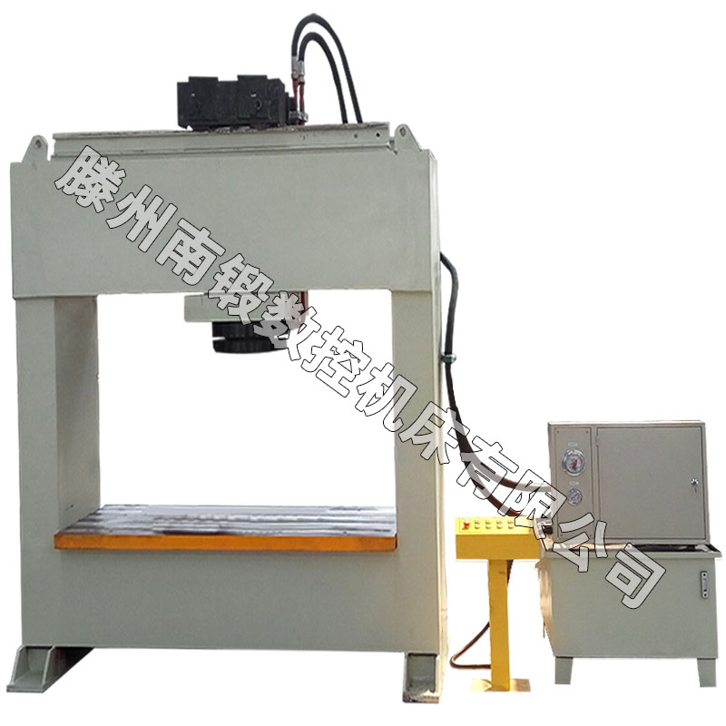 四柱油壓機的油溫應(yīng)該怎樣控制