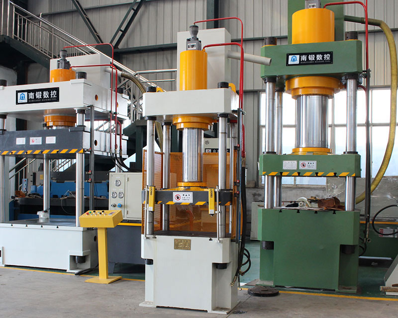 四柱油壓機問什么要定期安全檢查呢？