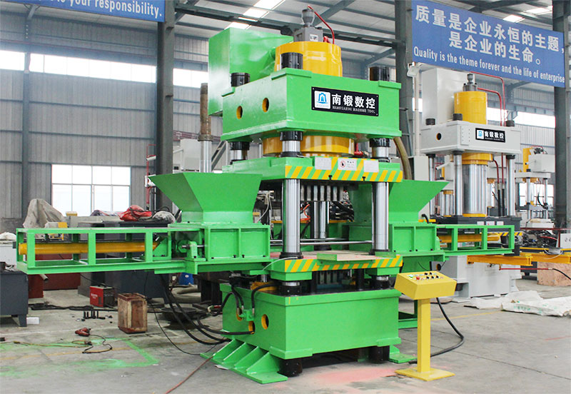 四柱油壓機(jī)