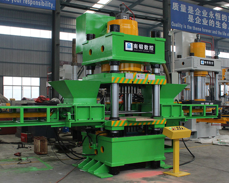 四柱油壓機運行的速度慢是怎么回事呢？