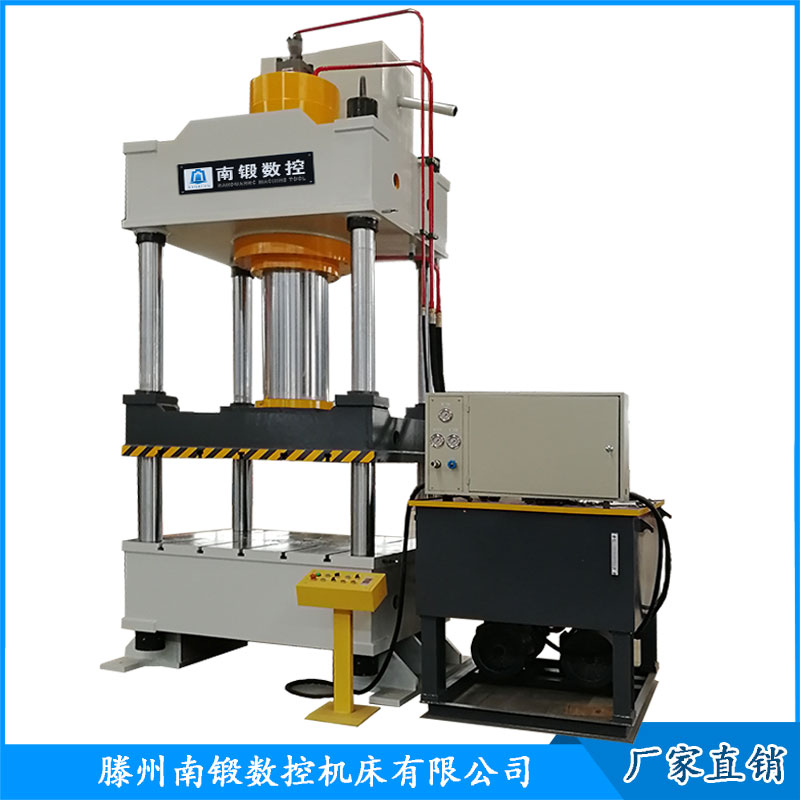 四柱液壓機(jī)的產(chǎn)品的導(dǎo)向結(jié)構(gòu)