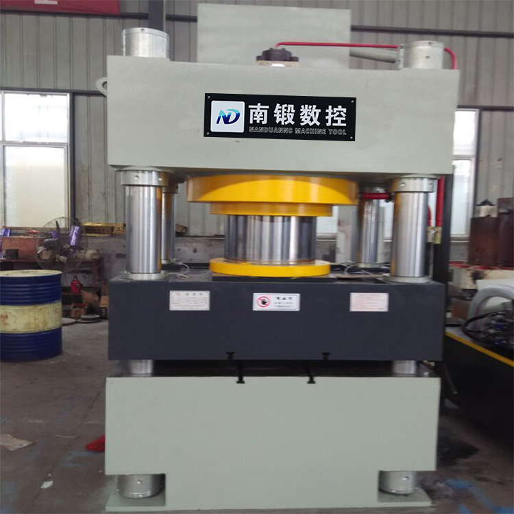 滕州液壓機(jī)廠1600t污泥磚成型液壓機(jī)1600噸淤泥壓塊成型油壓機(jī)