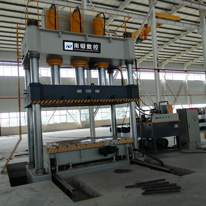 800噸三缸三梁四柱壓力機帶移動工作臺液壓機壓汽車配件油壓機