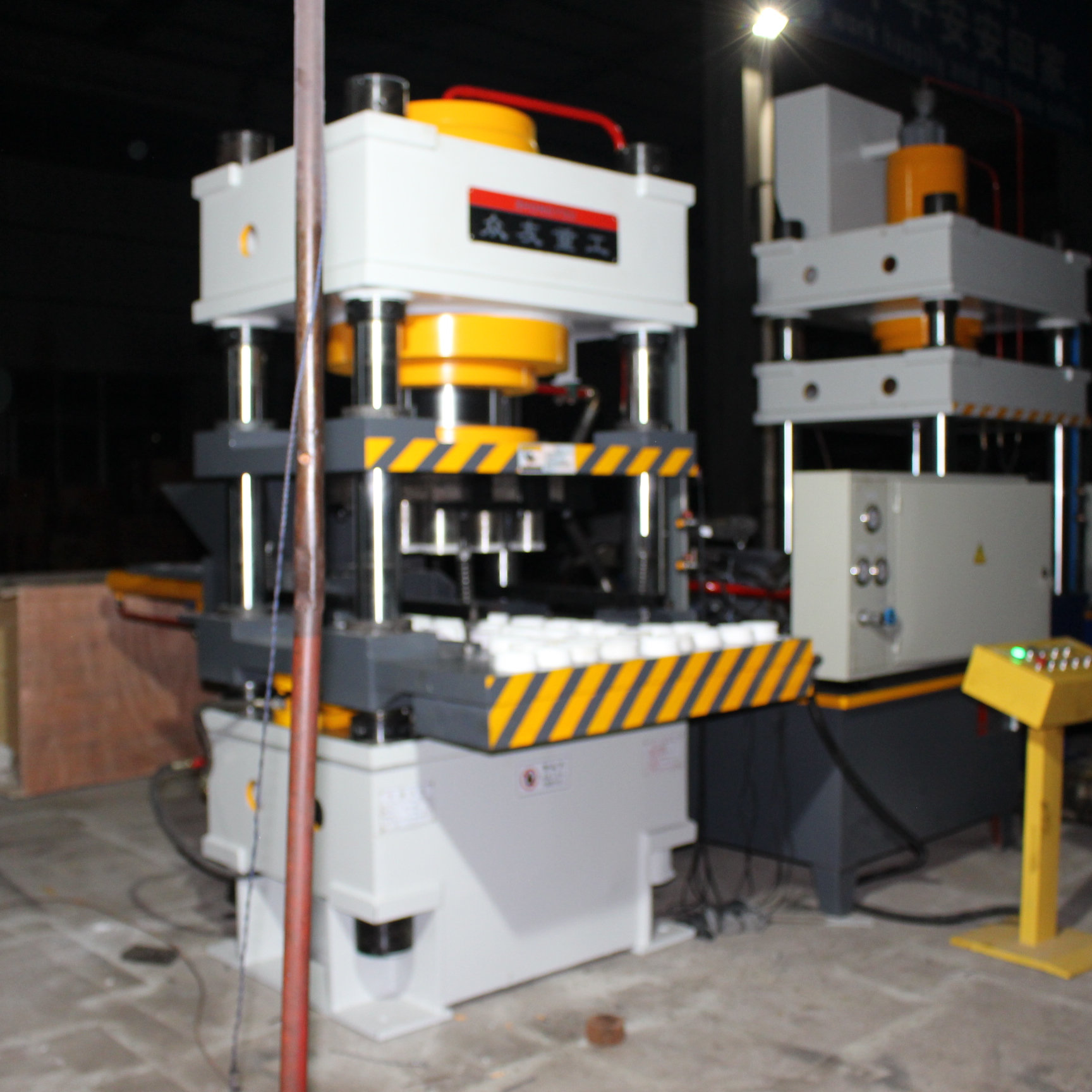 315噸硼砂全自動粉末成型油壓機硼砂成型壓塊機