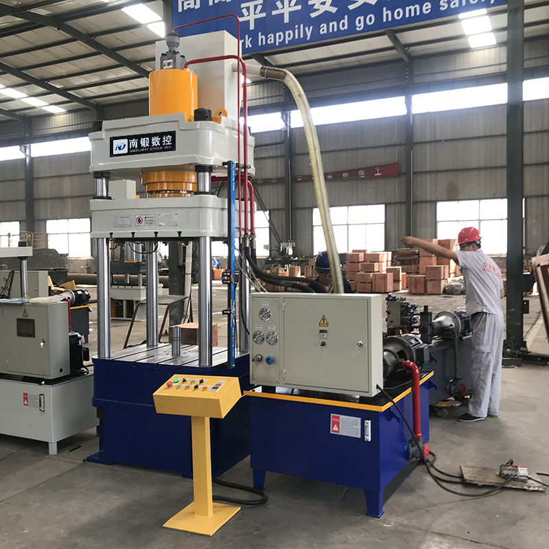 滕州廠家200噸兒童拼圖深壓紋熱壓機(jī)木質(zhì)拼圖益智玩具油壓機(jī)