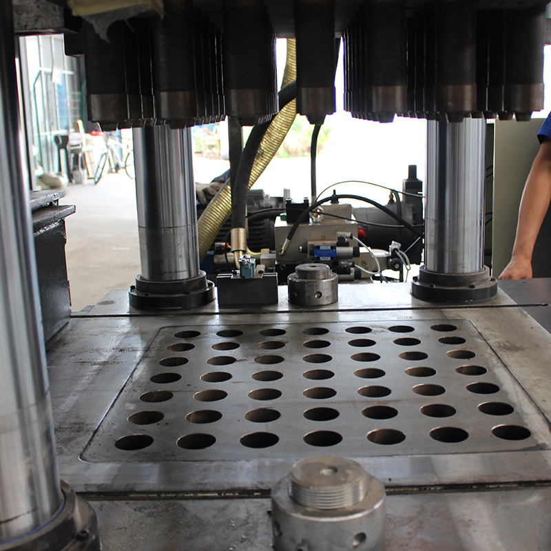 315t營(yíng)養(yǎng)土育苗塊成型液壓機(jī)魚(yú)餌塊成型油壓機(jī)