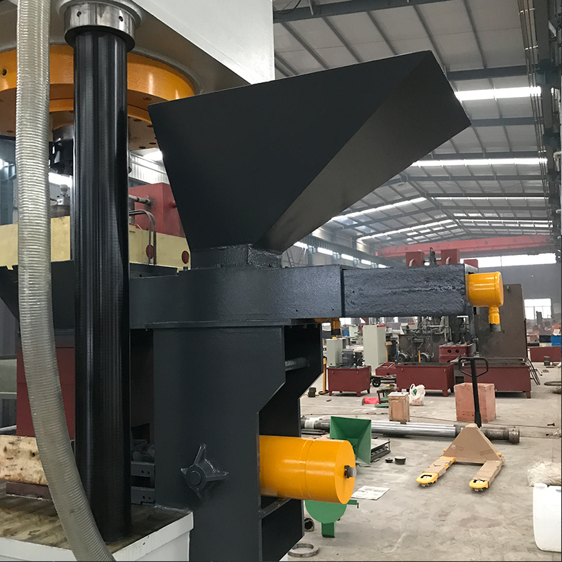 500t牛羊舔磚油壓機(jī) 鹽磚壓塊油壓機(jī)