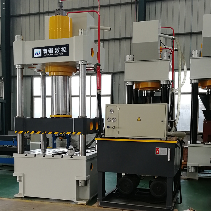 315t復(fù)合樹脂排水溝蓋板成型油壓機(jī)生產(chǎn)流程