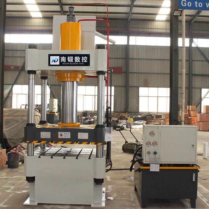 100噸成型四柱油壓機加工密胺餐具的生產流程 ?