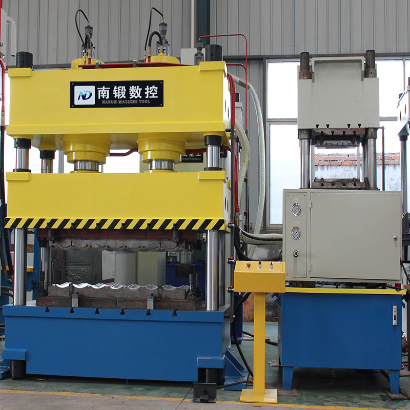 彩石金屬瓦成型需要用多大噸位的油壓機？