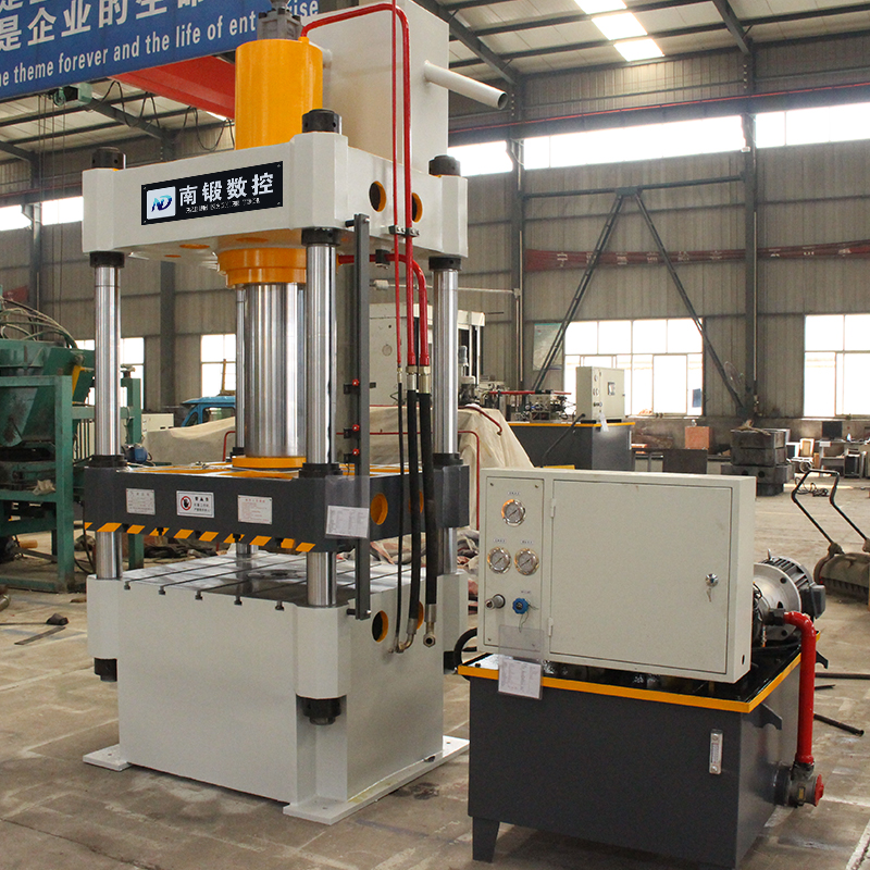 200T四柱油壓機，200噸常規三梁四柱油壓機