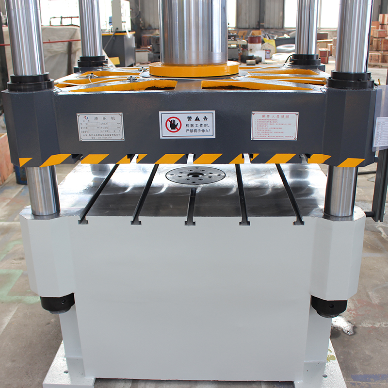 200T四柱油壓機，200噸常規三梁四柱油壓機