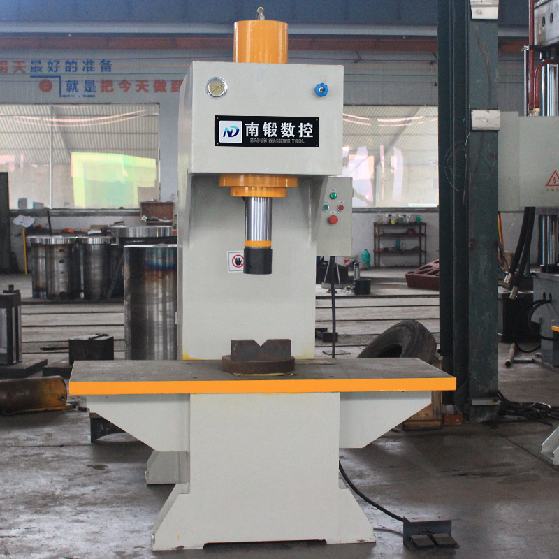 100T單臂油壓機試機