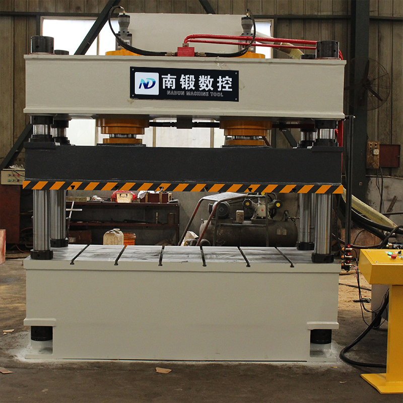 200t彩石金屬瓦成型油壓機200噸金屬成型壓力機