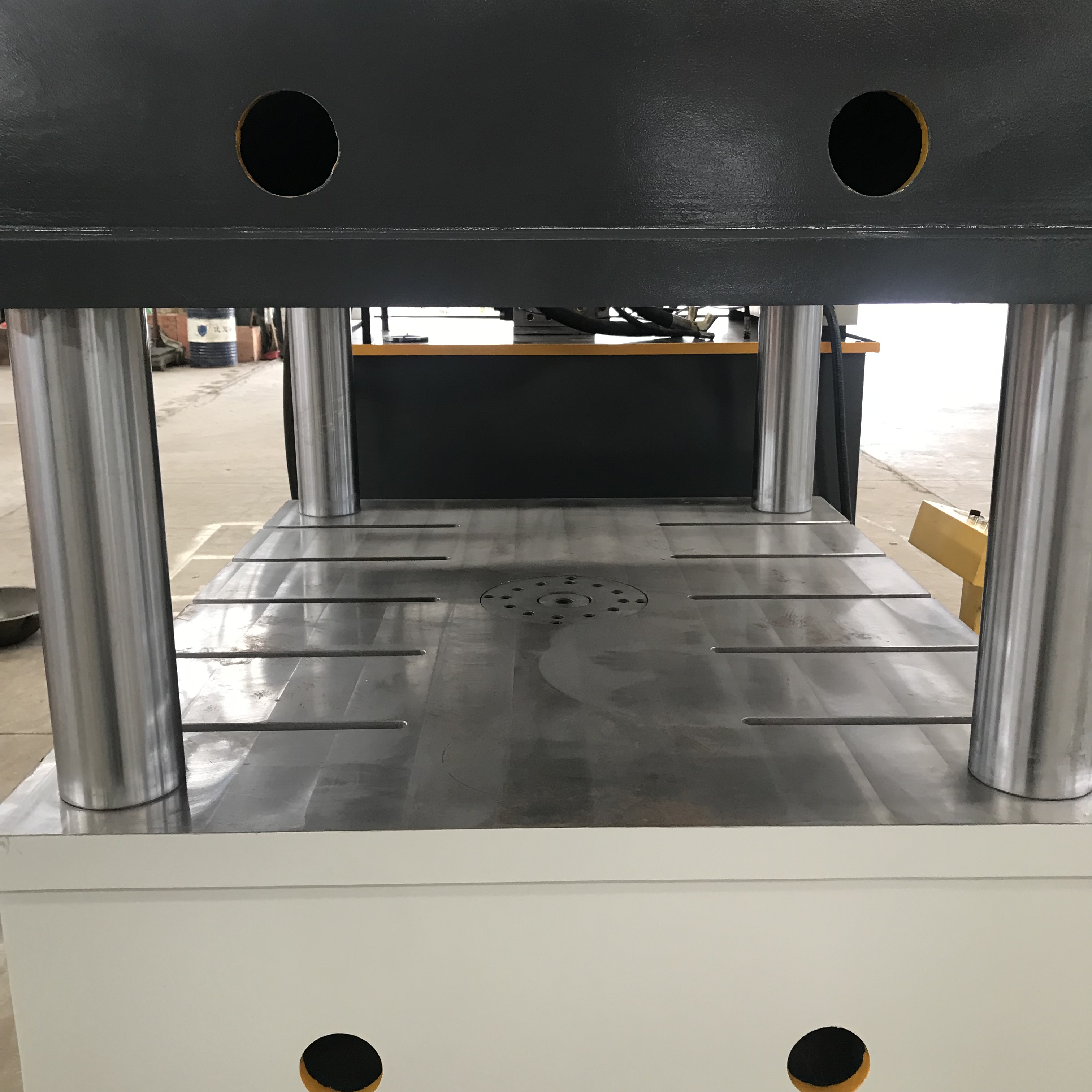 500T三梁四柱油壓機，500噸常規油壓機