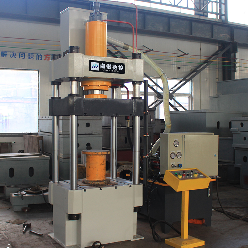 滕州200T四柱油壓機，200噸壓裝成型油壓機