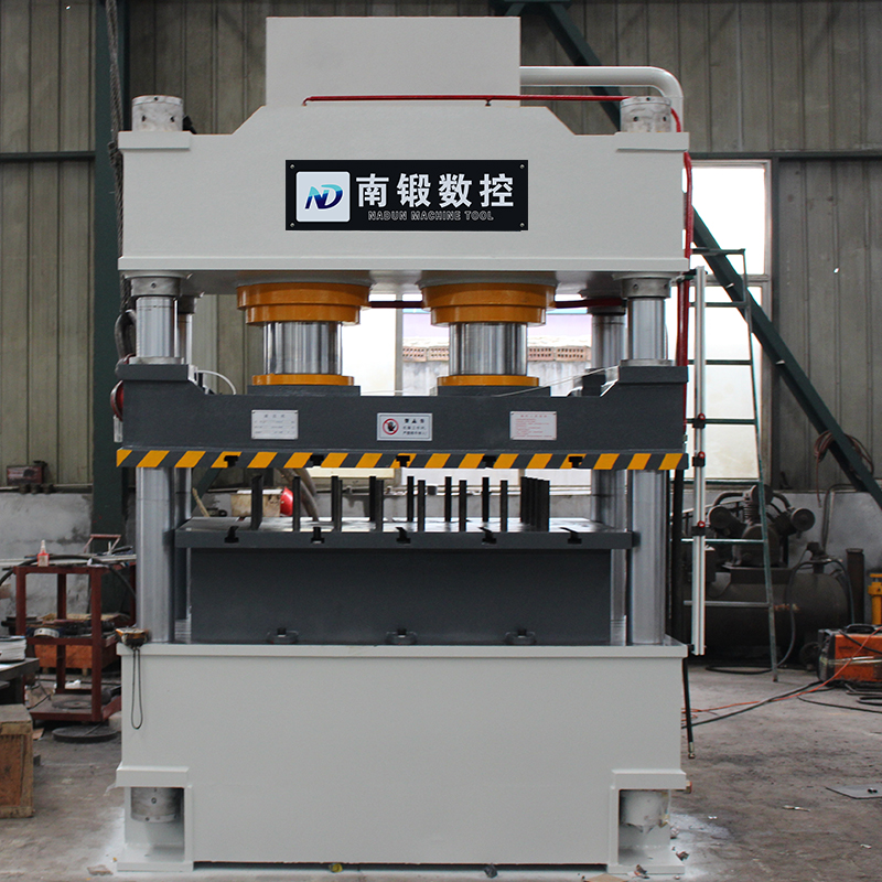 630T雙缸四柱油壓機，630噸汽車鈑金成型油壓機