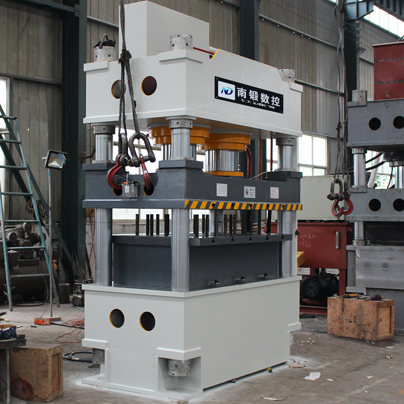 630T雙缸四柱油壓機，630噸汽車鈑金成型油壓機