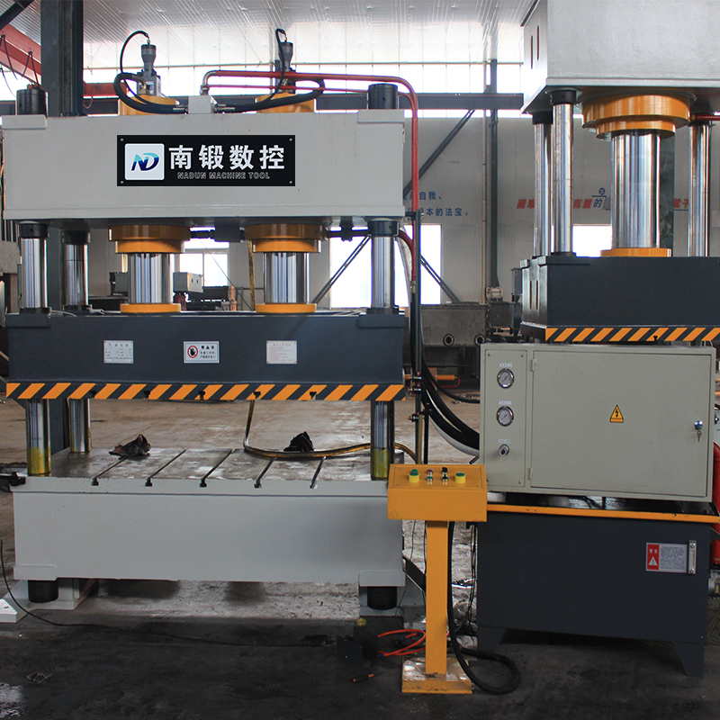 四柱油壓機怎樣避免油箱油液污染