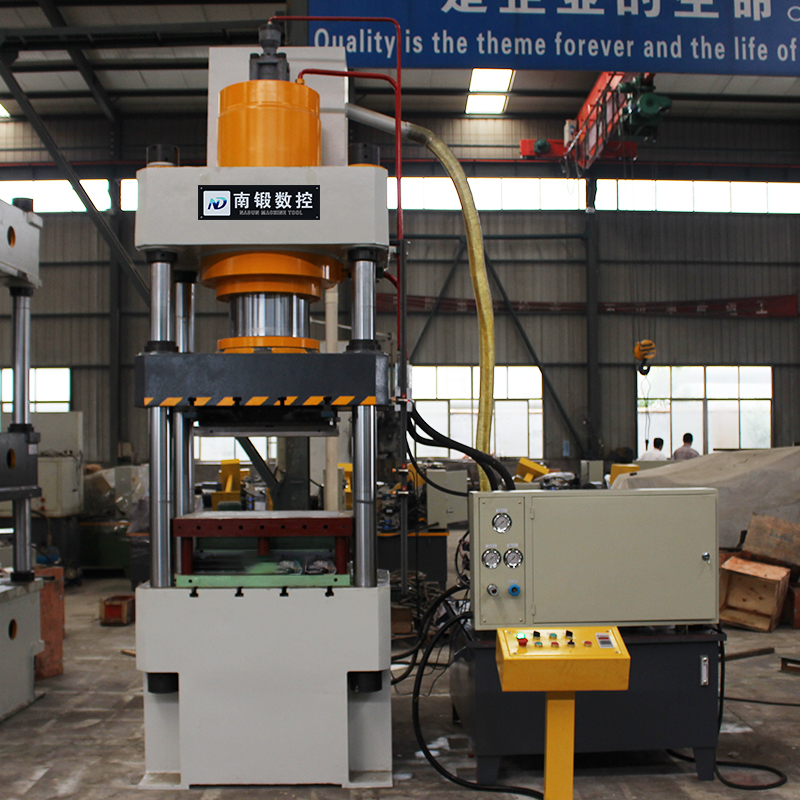 油壓機廠家概述四柱油壓機維護和保養(yǎng)