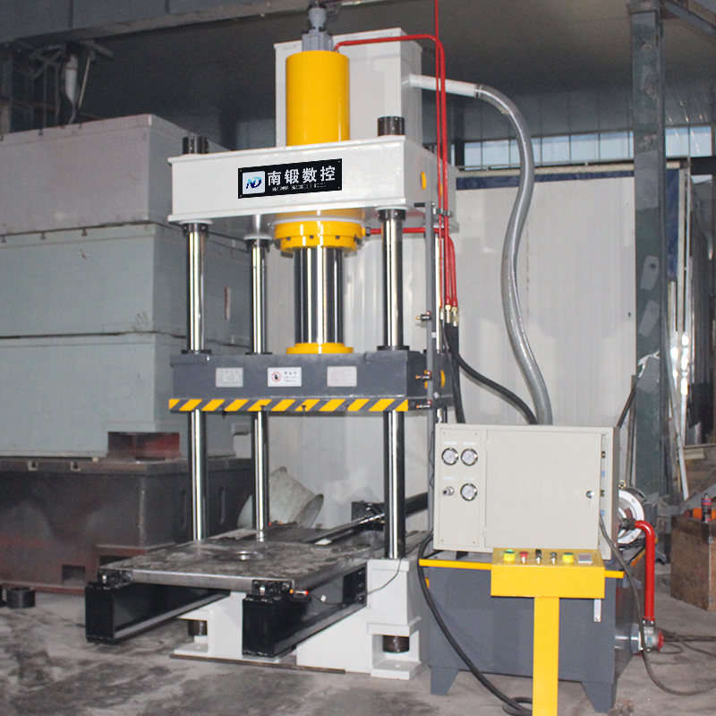 200t三梁四柱油壓機滕州200噸成型四柱油壓機移動工作臺