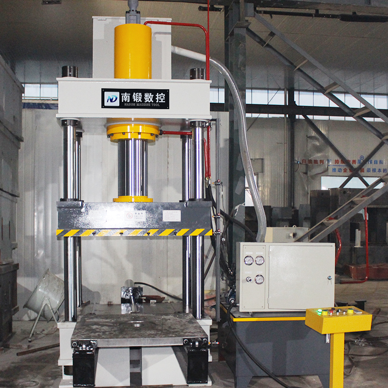 伺服四柱油壓機(jī)的優(yōu)勢特點(diǎn)