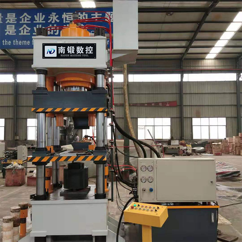 滕州南鍛數控3多噸牛羊舔磚液壓機鹽磚機粉末成型油壓機按需定制