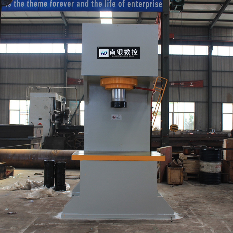 315噸校直機(jī)滕州壓裝校正整形單臂液壓機(jī)大噸位單柱油壓機(jī)