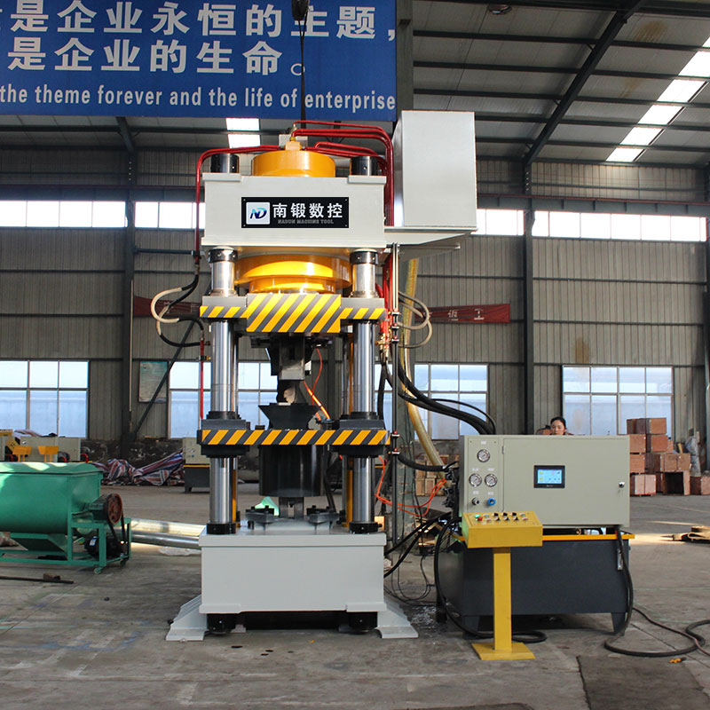 鹽磚機生產廠家500噸礦物鹽營養(yǎng)鹽成型油壓機牛羊舔磚壓力機