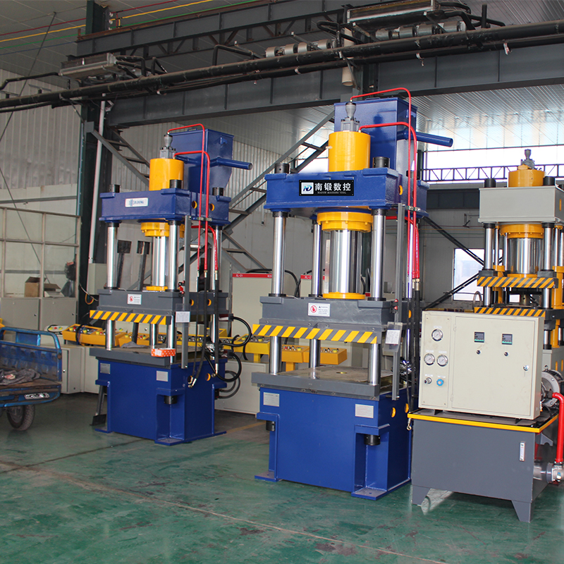 150T熱壓成型油壓機(jī)加熱板壓力機(jī)復(fù)合草坪柵欄成型油壓機(jī)