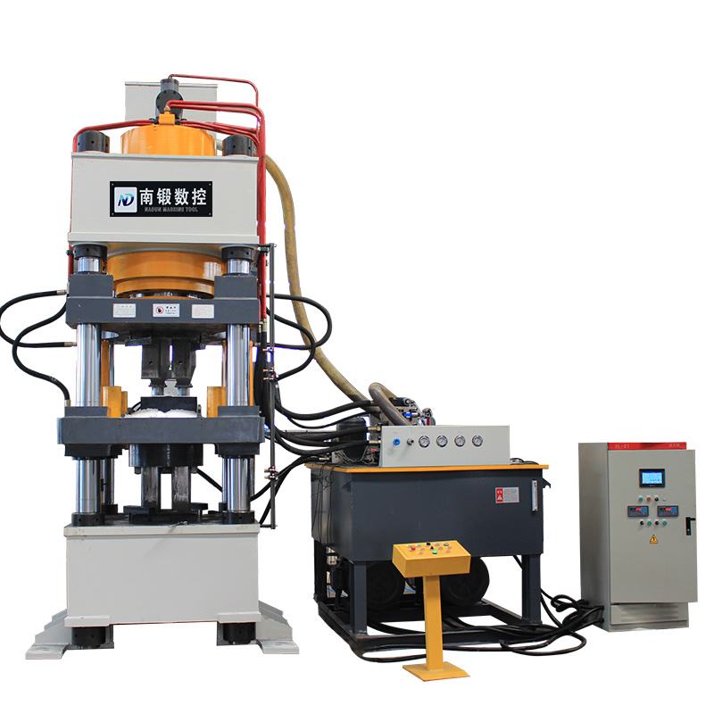 液壓機(jī)廠家直銷800噸鹽磚機(jī)伺服系統(tǒng)一出二牛羊舔磚機(jī)