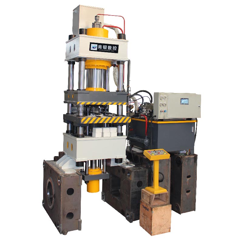 400噸鹽磚機(jī)5公斤牛羊舔磚液壓機(jī)