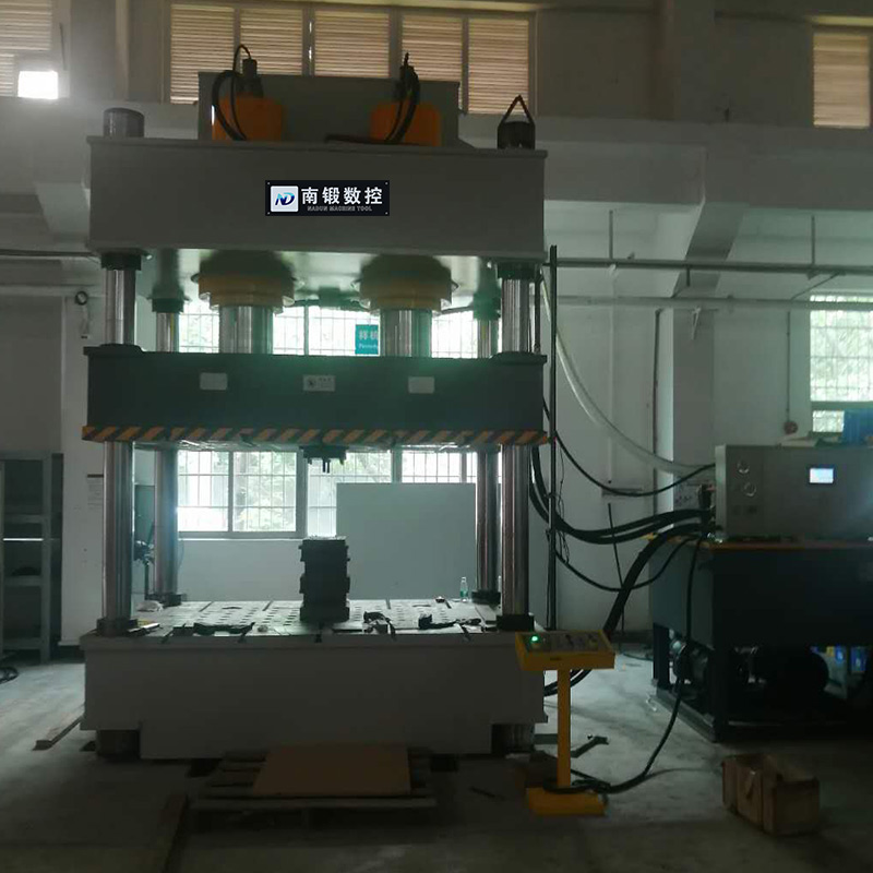 630噸汽車鈑金件拉伸液壓機四柱油壓機廠家