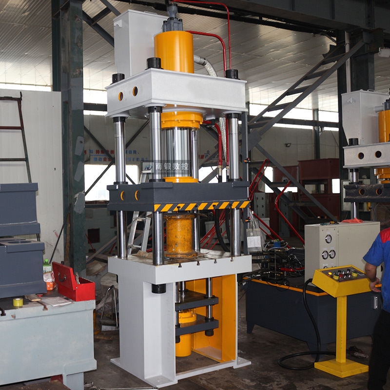 200噸不銹鋼拉伸油壓機金屬薄板成型液壓機南鍛數(shù)控