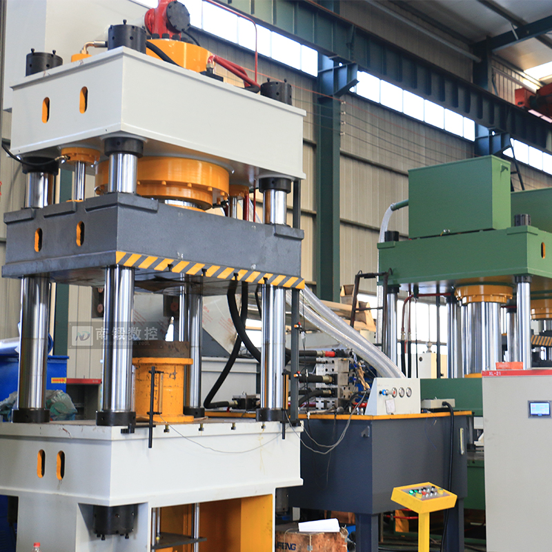 630噸封頭拉伸機不銹鋼金屬電動車鈑金成型油壓機滕州南鍛數控 630噸封頭拉伸機不銹鋼金屬電動車鈑金成型油壓機滕州南鍛數控